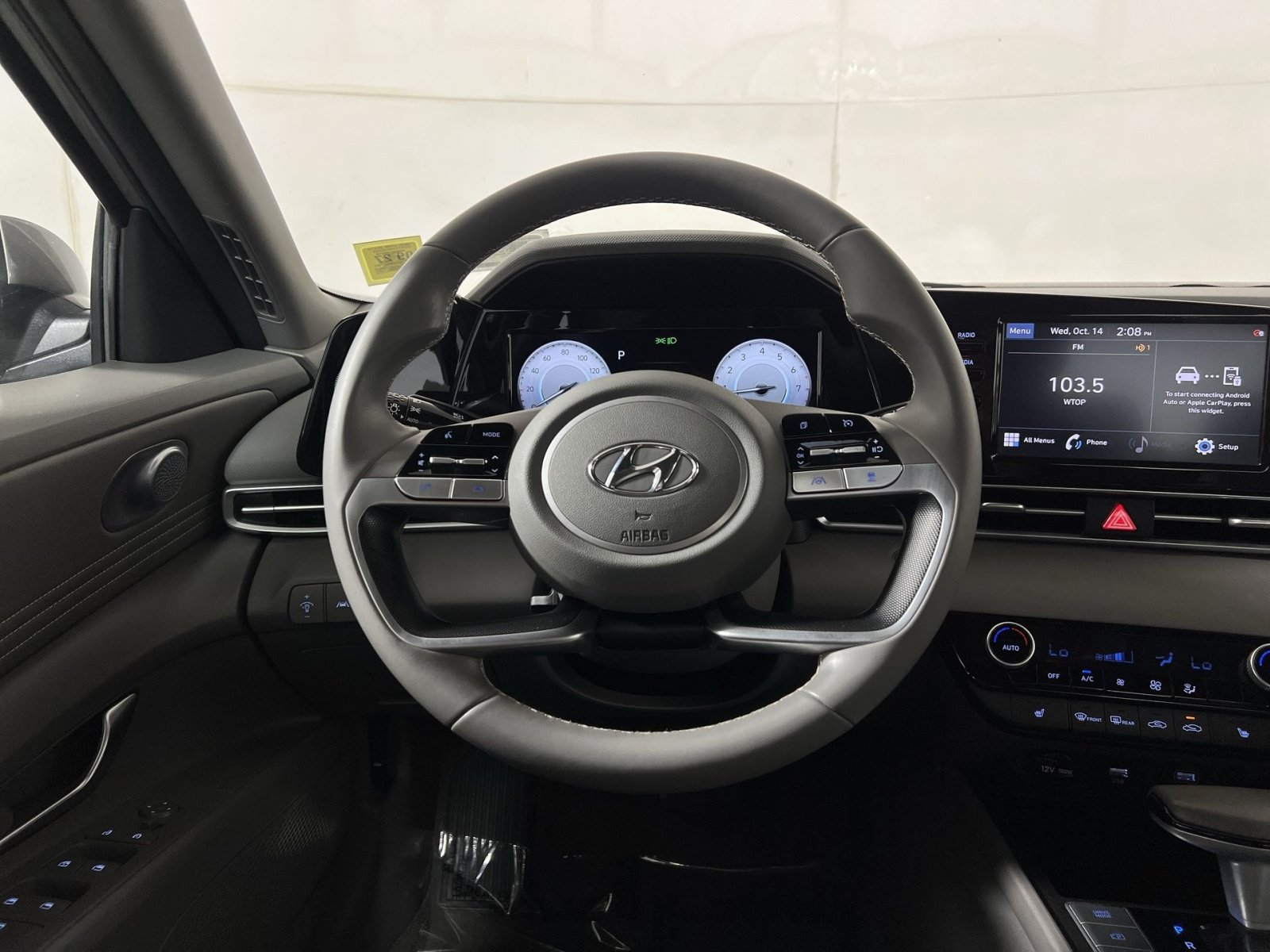 Used 2022 Hyundai Elantra SEL w/ Convenience Package FWD image 13