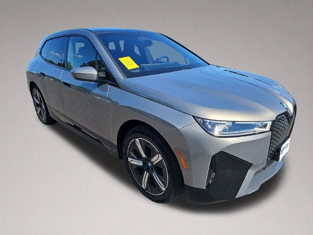 Used 2024 BMW iX xDrive50 w/ Premium Package AWD/4WD image 1