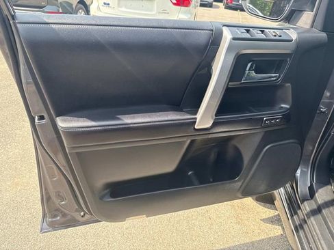 Used 2018 Toyota 4Runner Limited image 19