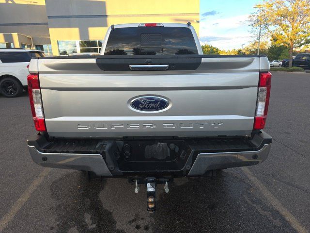 Used 2017 Ford F250 Lariat w/ Lariat Value Package AWD/4WD image 4