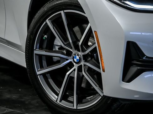 Used 2020 BMW 330i xDrive Sedan w/ Convenience Package AWD/4WD image 3
