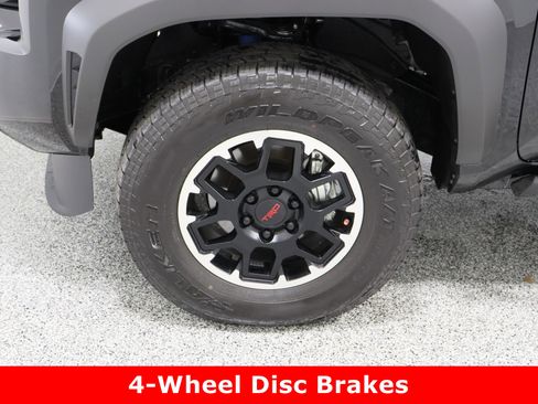 Used 2025 Toyota Tacoma TRD Off-Road image 11