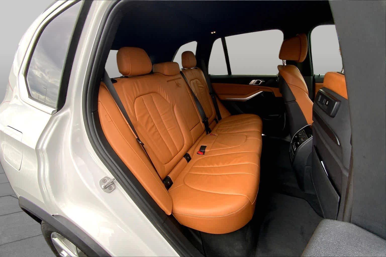 Used 2019 BMW X5 xDrive40i w/ Luxury Seating Package AWD/4WD image 19