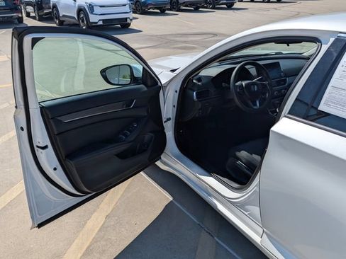 Used 2018 Honda Accord LX image 31