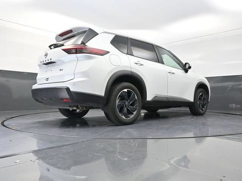Used 2024 Nissan Rogue SV FWD image 37