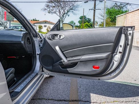 Used 2006 Nissan 350Z Coupe w/ (N93) Cargo Convenience Pkg RWD image 25