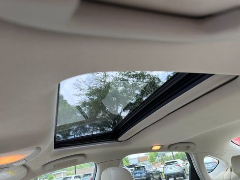 Used 2015 INFINITI Q70 3.7 RWD image 12