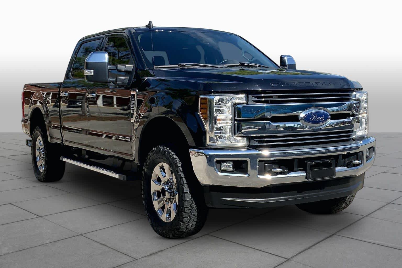 Used 2019 Ford F250 Lariat w/ Lariat Ultimate Package AWD/4WD image 3