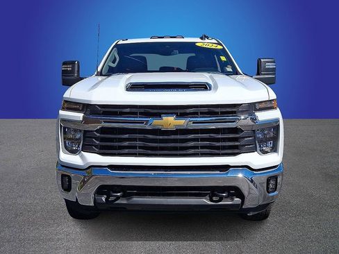 Used 2024 Chevrolet Silverado 3500 LT w/ Convenience Package image 2