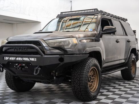 Used 2019 Toyota 4Runner TRD Off-Road AWD/4WD image 3
