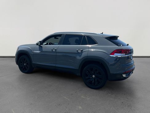 Used 2022 Volkswagen Atlas Cross Sport SE FWD image 3