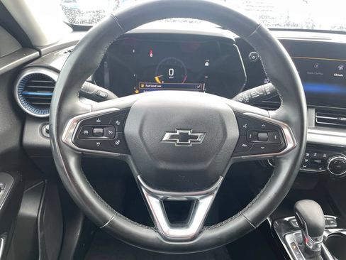 Used 2025 Chevrolet Trax LT w/ Driver Confidence Package FWD image 18
