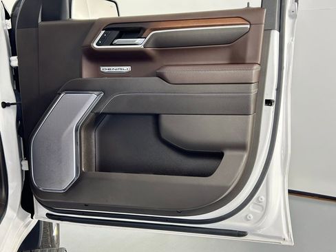 Used 2024 GMC Sierra 1500 Denali image 9