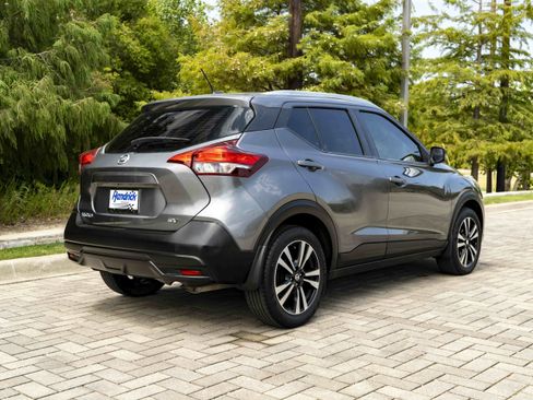 Used 2018 Nissan Kicks SV FWD image 8