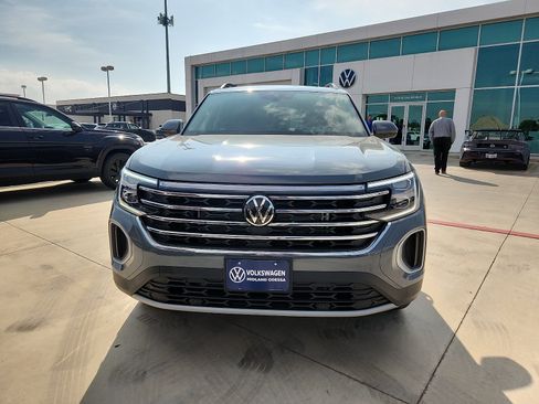 New 2026 Volkswagen Atlas SE FWD image 2