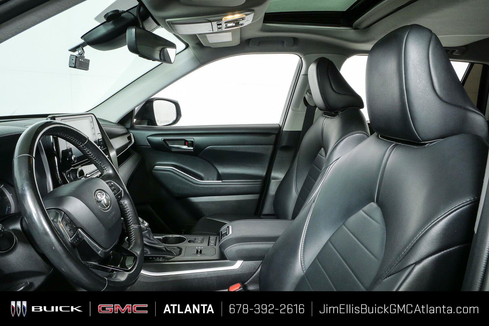Used 2021 Toyota Highlander XLE FWD image 5