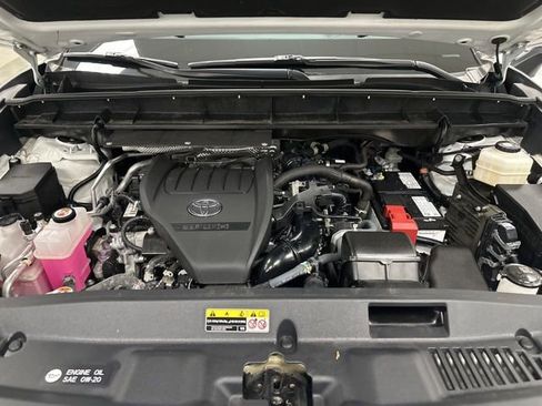 Used 2023 Toyota Highlander XLE AWD/4WD image 25