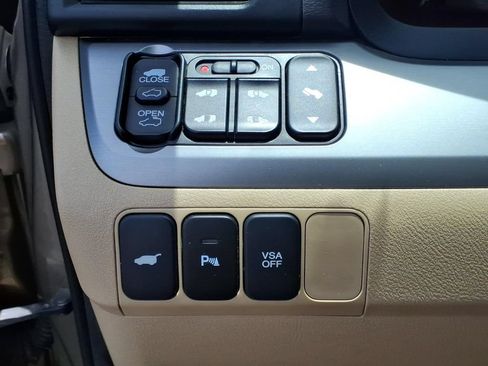 Used 2010 Honda Odyssey Touring image 17