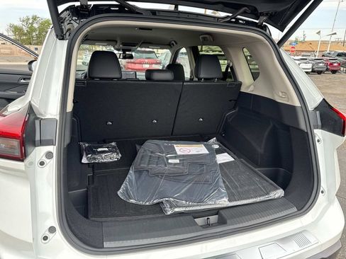 New 2025 Nissan Rogue SL AWD/4WD image 20
