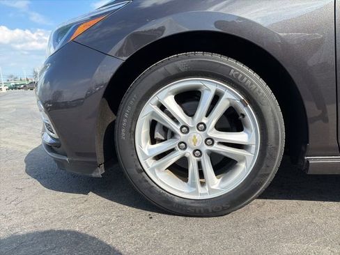 Used 2016 Chevrolet Cruze LT w/ Convenience Package image 11