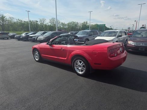 Used 2007 Ford Mustang Deluxe RWD image 16