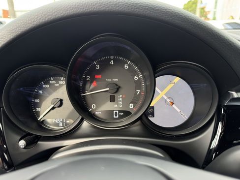 Used 2024 Porsche Macan image 30