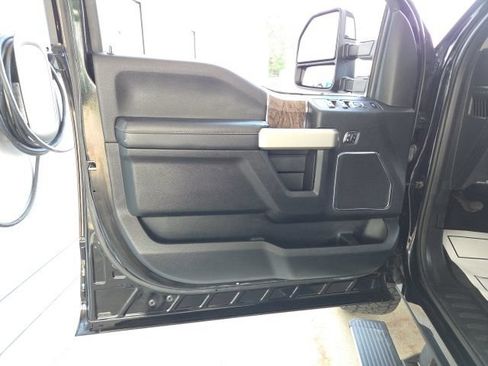 Used 2018 Ford F350 Lariat w/ Lariat Ultimate Package AWD/4WD image 27