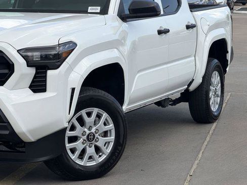 Certified 2024 Toyota Tacoma SR AWD/4WD image 3