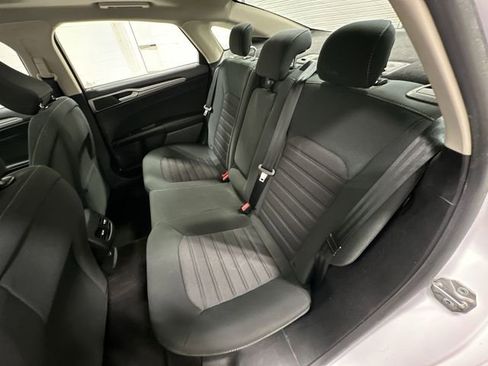 Used 2020 Ford Fusion SE FWD image 20