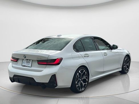 Used 2026 BMW 330i Sedan w/ M Sport Package RWD image 5