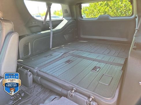 Certified 2024 Chevrolet Suburban RST w/ Sport Performance Package RWD image 10