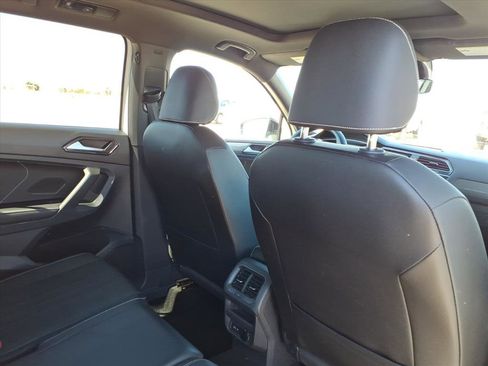 Used 2023 Volkswagen Tiguan SE R-Line image 13