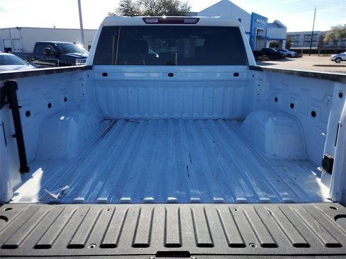 Used 2025 GMC Sierra 1500 SLT image 6