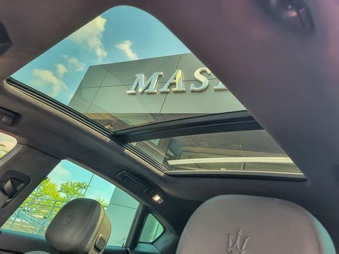 Used 2022 Maserati Levante GT image 9