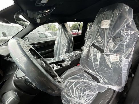 New 2025 Jeep Grand Cherokee Laredo X w/ Luxury Tech Group I image 11