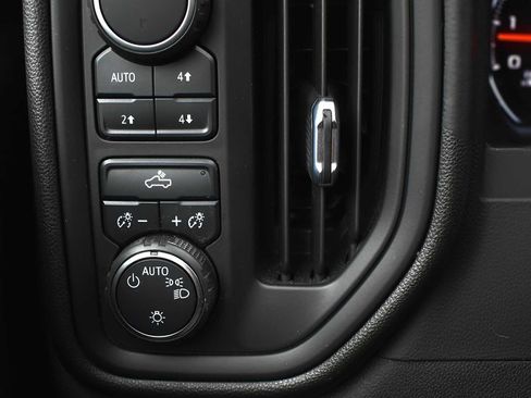 Used 2021 Chevrolet Silverado 1500 Custom Trail Boss image 18