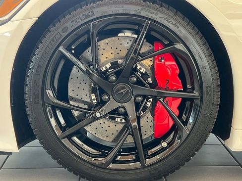 Used 2017 Acura NSX image 23
