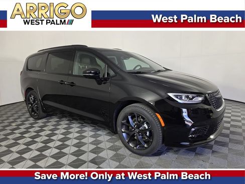 New 2026 Chrysler Pacifica Select w/ S Appearance Package FWD image 1