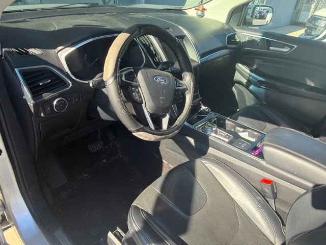 Used 2019 Ford Edge Titanium w/ Equipment Group 301A AWD/4WD image 19