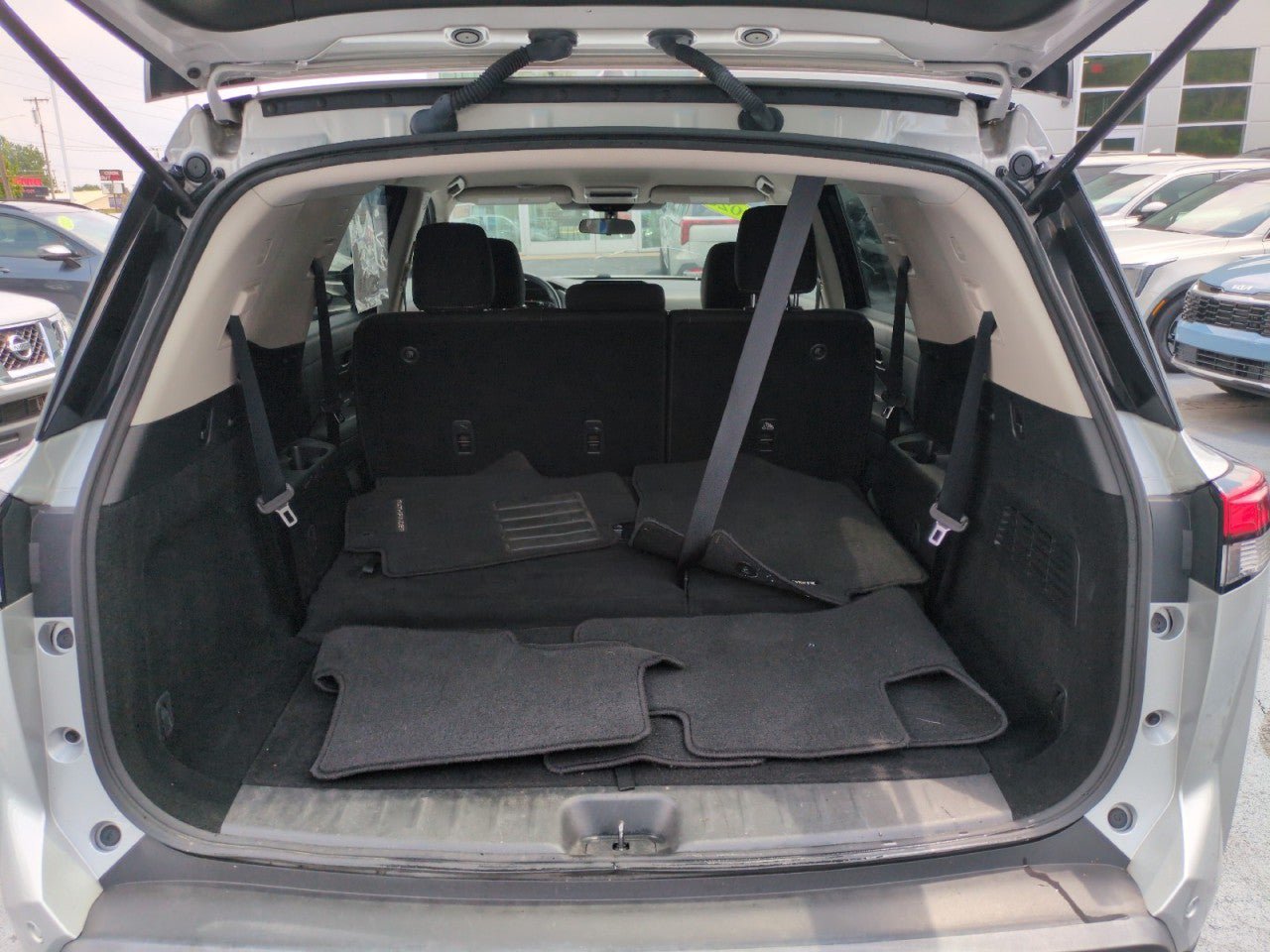 Used 2023 Nissan Pathfinder S AWD/4WD image 24