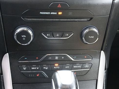 Used 2018 Ford Edge SEL w/ Equipment Group 201A image 17