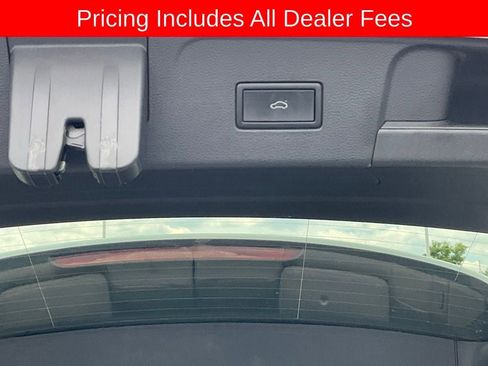 Used 2024 Volkswagen Atlas SE w/ Panoramic Sunroof Package FWD image 23