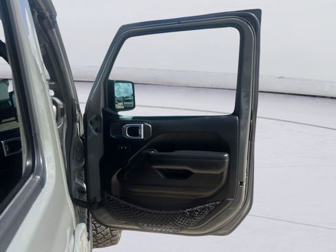 Used 2023 Jeep Gladiator Sport AWD/4WD image 28