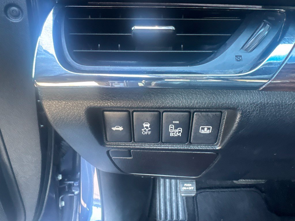 Used 2015 Toyota Avalon Limited FWD image 16