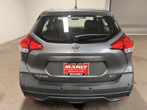 Used 2020 Nissan Kicks SV image 4