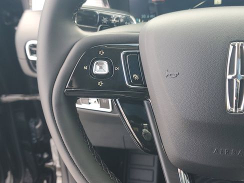 New 2026 Lincoln Corsair Premiere image 17