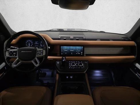 Certified 2023 Land Rover Defender 110 SE AWD/4WD image 9