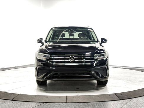 Used 2022 Volkswagen Tiguan SE image 2