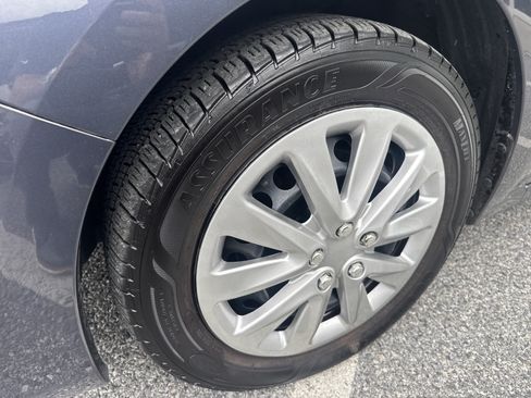 Used 2017 Subaru Impreza 2.0i AWD/4WD image 9