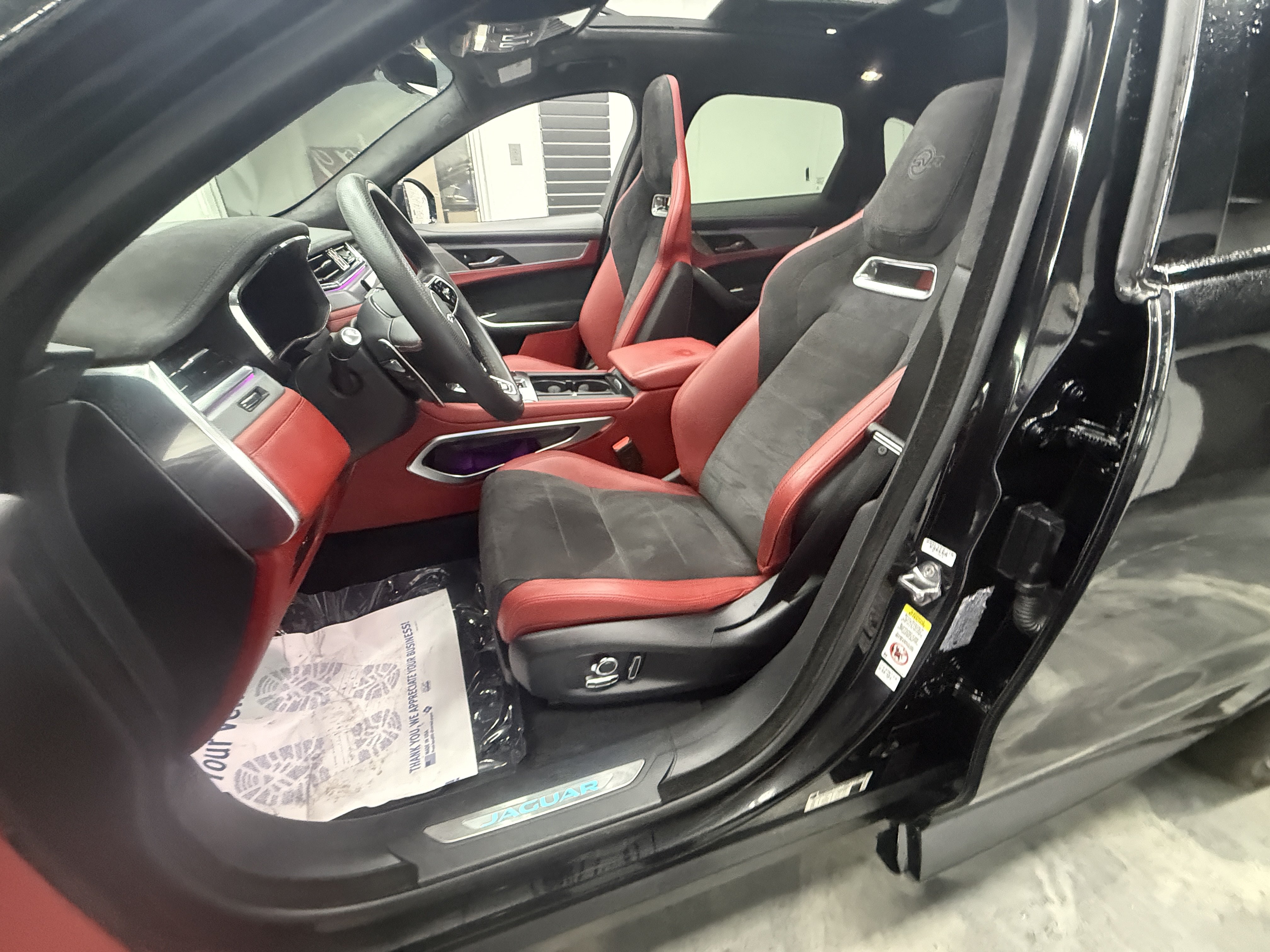 Used 2024 Jaguar F-PACE SVR AWD/4WD image 9